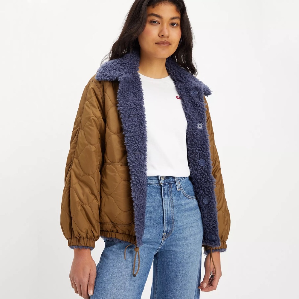 NEW WITHOUT TAGS - LEVI'S Sherpa Reversible SwingTrucker Jacket